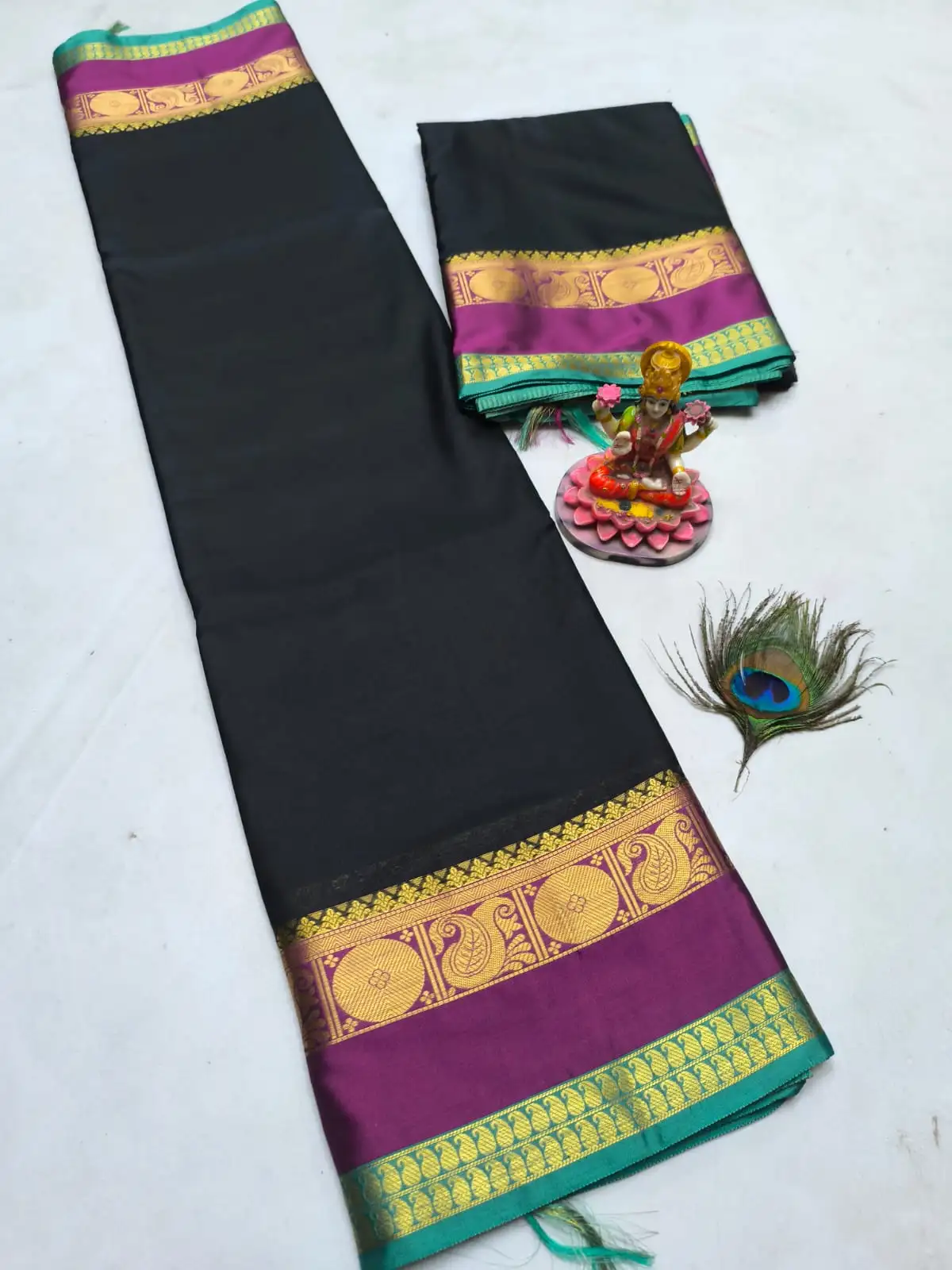 Black Paisley Rich Border Katan Banarasi Soft Silk Saree